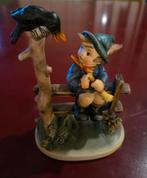 Goebel Hummel Beeldje - Jongetje met Raaf, Ophalen of Verzenden, Zo goed als nieuw, Hummel