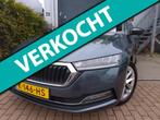 Skoda Octavia Combi 1.0 e-TSI Business Edition Plus open dak, Gebruikt, Hybride Elektrisch/Benzine, 3 cilinders, Zilver of Grijs