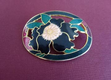Prachtige  cloisonne broche bloem in mooie kleuren beschikbaar voor biedingen
