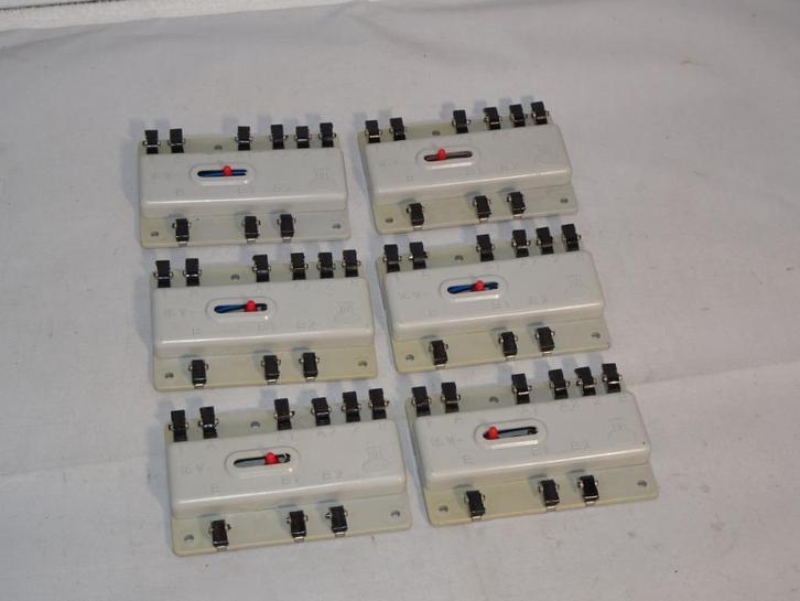 6 relais met elk 2 wisselcont wisselstr Tillig MARKLIN(#824), Hobby en Vrije tijd, Modeltreinen | H0, Nieuw, Wagon, Wisselstroom