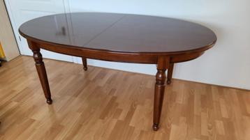 Uitschuifbare eettafel – klassiek donker hout – stevig beschikbaar voor biedingen