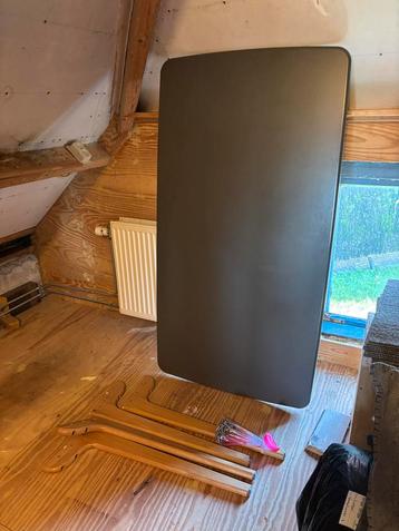 MADE Eetkamertafel met Bankjes beschikbaar voor biedingen