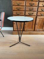 Leuke vintage tripod bijzettafel, Rond, Gebruikt, Minder dan 55 cm, Hout