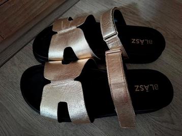 Blāsz leren slippers Maat 39 beschikbaar voor biedingen