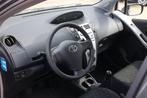 Toyota Yaris 1.3 VVTi Sol - 5 DEURS, NW APK, IJSKOUDE AIRCO,, Voorwielaandrijving, Stof, Gebruikt, Zwart