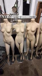 Etalagepoppen Paspoppen, Ophalen