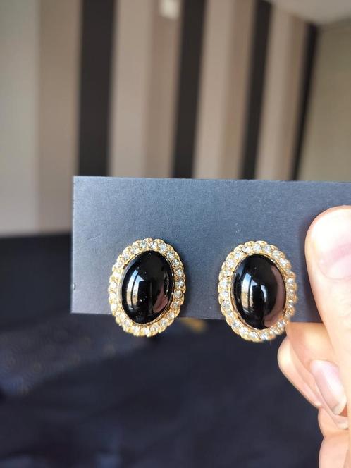 Vintage clip on oorbellen, Sieraden, Tassen en Uiterlijk, Oorbellen, Zo goed als nieuw, Overige materialen, Zwart, Ophalen of Verzenden