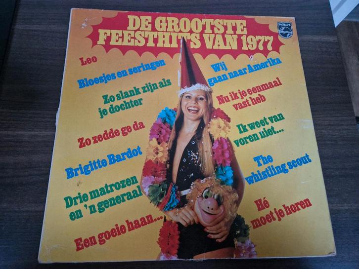 De Grootste Feesthits Van 1977, Cd's en Dvd's, Vinyl | Verzamelalbums, Zo goed als nieuw, Nederlandstalig, 12 inch, Ophalen of Verzenden