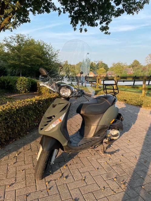 piaggio zip 4taks 2017, Fietsen en Brommers, Scooters | Piaggio, Zo goed als nieuw, Zip, Ophalen