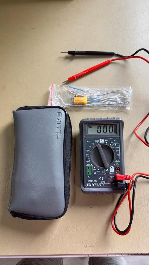 Multimeter, volt, stroom,  weerstand, temperatuur meten, Doe-het-zelf en Verbouw, Meetapparatuur, Zo goed als nieuw, Multimeter