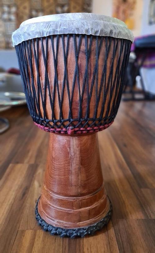 Solo Djembé - uit Mali, Afrika. Zware kwaliteit, Muziek en Instrumenten, Percussie, Zo goed als nieuw, Trommel, Ophalen