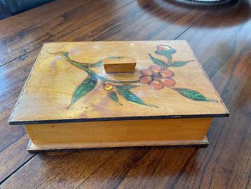 Oud HOUTEN DOOSJE ……BESCHILDERD…….1930……… beschikbaar voor biedingen