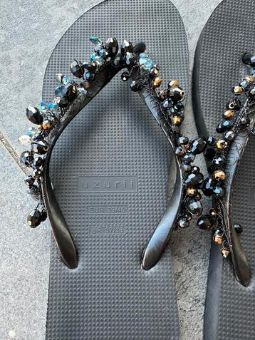 Prachtige Uzurii slippers maat 39/40 beschikbaar voor biedingen