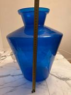 Blauwe glazen vaas, Blauw, Ophalen of Verzenden, Minder dan 50 cm, Glas