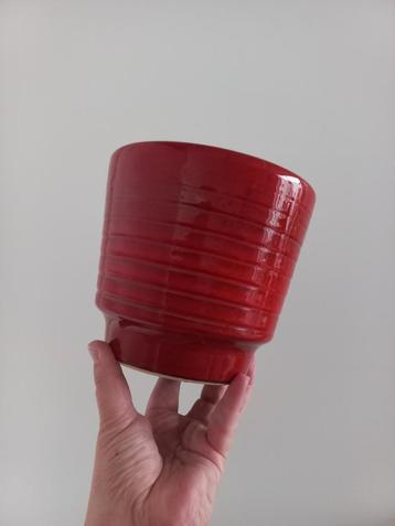 Mooie rode bloempot. Vintage. W-Germany. Retro beschikbaar voor biedingen