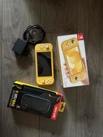 Nintendo switch lite yellow, Spelcomputers en Games, Ophalen, Geel, Zo goed als nieuw, Met beschermhoes of tas
