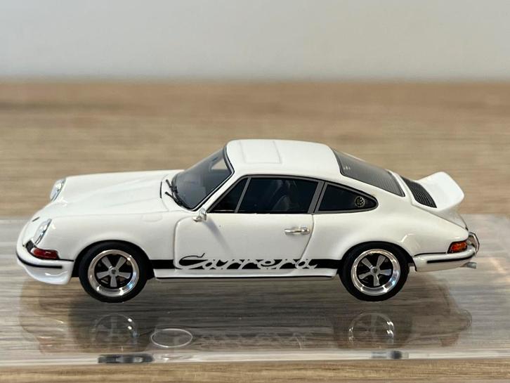 Porsche 911 Carrera RS 2.7 1:64 Timothy & Pierre light Ivory, Hobby en Vrije tijd, Modelauto's | Overige schalen, Nieuw, Auto