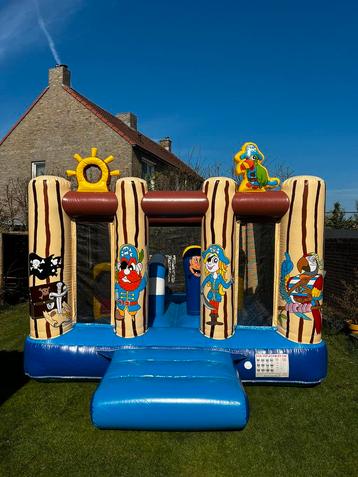 Springkussen Piraat Te-Huur beschikbaar voor biedingen