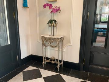 Sidetable met marmer blad (2x) beschikbaar voor biedingen