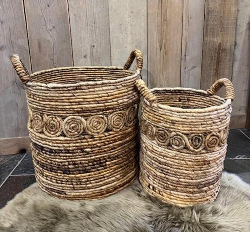 Grove rieten mand met handgrepen Nieuw, Huis en Inrichting, Woonaccessoires | Schalen en Manden, Nieuw, Mand, Rond, Riet, Ophalen of Verzenden