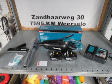 Makita DCL182 18VLi-Ion accu stofzuiger zwart accus en lader beschikbaar voor biedingen