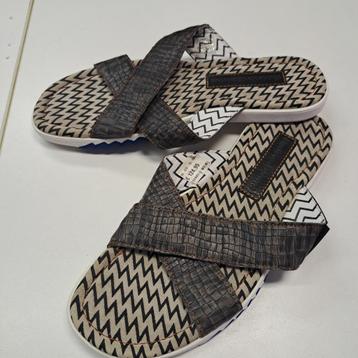 Floris van Bommel nieuwe slippers bruin leer mt 42 art 50032 beschikbaar voor biedingen
