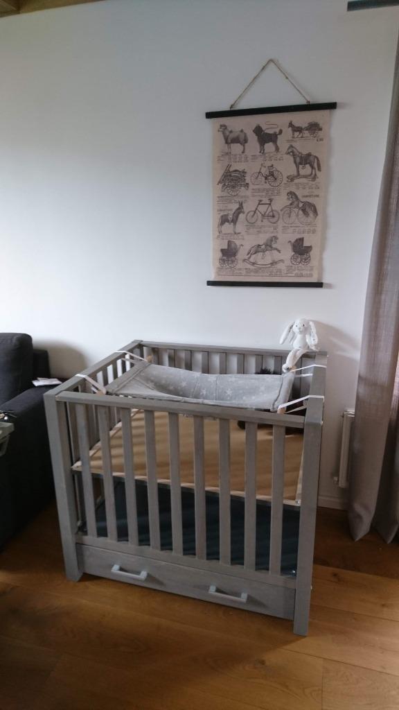 box met lade (grijs), Kinderen en Baby's, Boxen, Gebruikt, Vierkant, In hoogte verstelbaar, Lade, Ophalen