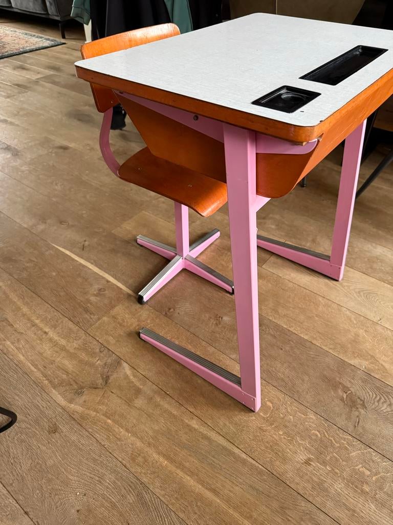 Leuk brocante bureau met stoel - roze, Huis en Inrichting, Bureaus, Gebruikt, Ophalen