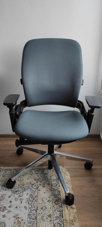 Steelcase Leap V2 beschikbaar voor biedingen