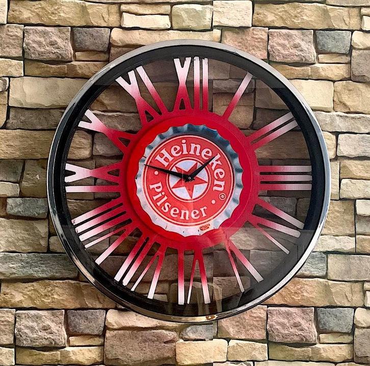 Te koop cafe mancave bar grote Heineken bierdop klok ., Verzamelen, Biermerken, Zo goed als nieuw, Overige typen, Heineken, Ophalen of Verzenden