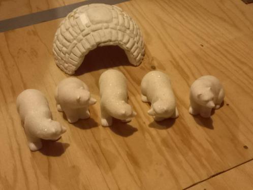 Te koop 5 ijsberen met een iglo, Verzamelen, Beelden en Beeldjes, Zo goed als nieuw, Dier, Ophalen of Verzenden