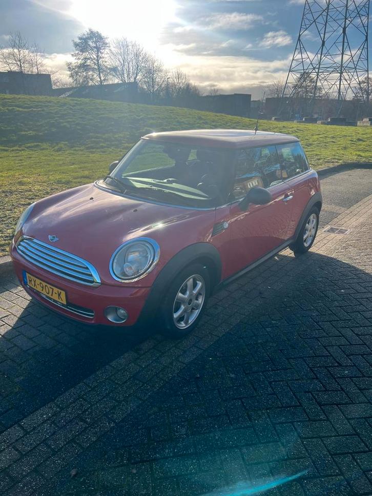 Mini 1.4 16V ONE 2009 Rood, Auto's, Mini, Particulier, One, Airbags, Airconditioning, Centrale vergrendeling, Elektrische ramen