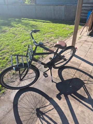 Jongensfiets te koop beschikbaar voor biedingen