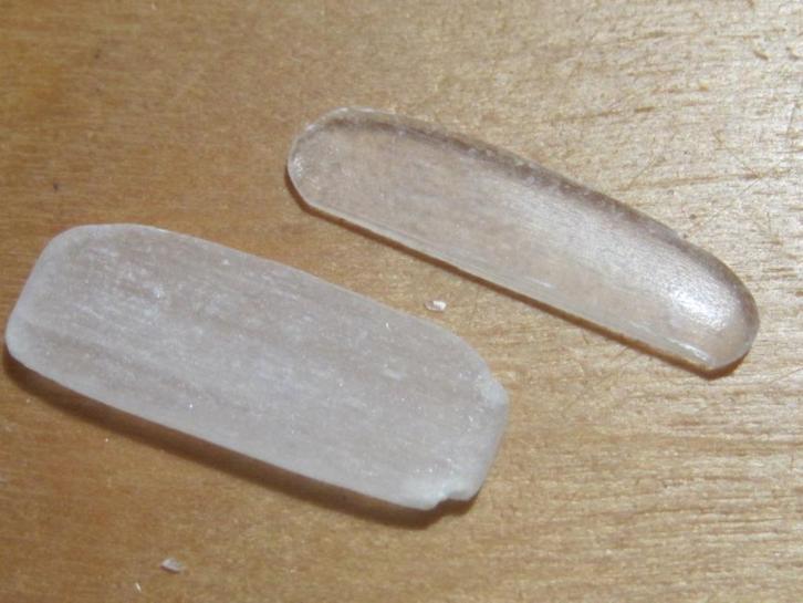 ede. 2 aparte edelsteen WITTE SELENIET (5), Sieraden, Tassen en Uiterlijk, Edelstenen, Nieuw, Verzenden