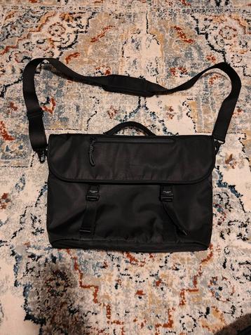 Ted Baker Zwarte Messenger Bag / Schoudertas beschikbaar voor biedingen