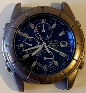 Titanium Horloge : zat in een paar Landmacht Legerschoenen beschikbaar voor biedingen