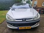 Peugeot 206 2.0 16V CC 2002 Grijs, Auto's, Peugeot, 136 pk, 4 cilinders, Cabriolet, 4 stoelen