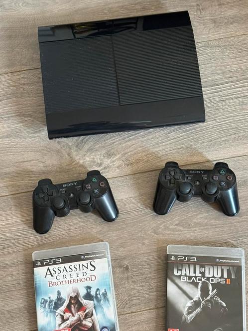 Ps3 + 2 controllers + 2 spellen, Spelcomputers en Games, Spelcomputers | Sony PlayStation 3, Zo goed als nieuw, Slim, Met 2 controllers