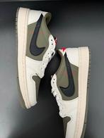Travis Scott Dunk Low Medium Olive, Nike, Nieuw, Ophalen of Verzenden, Sneakers of Gympen