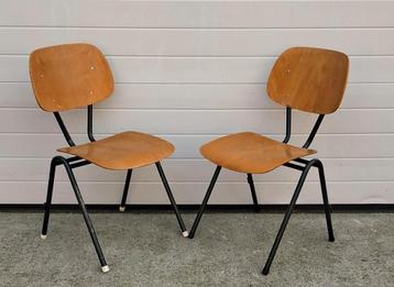 101 x Vintage schoolstoelen hout cafe stoelen horeca bistro beschikbaar voor biedingen
