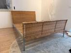 GEZOCHT: IKEA Dokka bed 180 x 200, Beige, 180 cm, Gebruikt, Rieten voor en achterkant