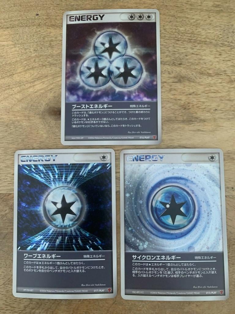 3 pokemon PLAY energy holos jaar 2004 015/016/017, Ophalen of Verzenden, Zo goed als nieuw, Meerdere kaarten, Foil