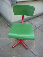 Buisframe schoolstoeltje . Hout met metalen onderstel, Ophalen of Verzenden, Gebruikt, Stoel(en)