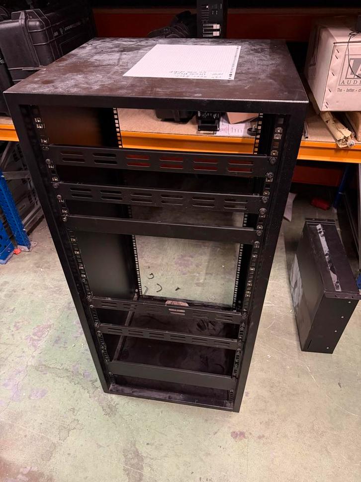 19" Systeemkast - 111cm hoog, 50cm diep, Computers en Software, Serverkasten, Gebruikt, Ophalen of Verzenden