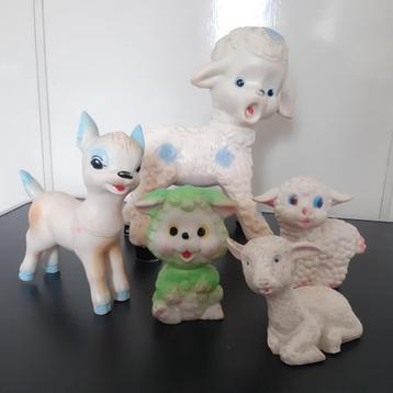 5 retro schaapjes / beestjes / piep / rubber speelgoed  beschikbaar voor biedingen