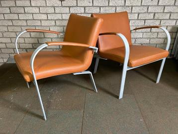 2x Leolux Sentia 987 fauteuils beschikbaar voor biedingen