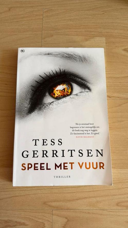 Tess Gerritsen - Speel met vuur, Boeken, Thrillers, Gelezen, Nederland, Ophalen of Verzenden