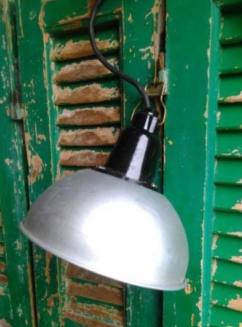 Oude vintage industriele hanglamp lamp leger bakeliet grij, Huis en Inrichting, Lampen | Hanglampen, Gebruikt, Minder dan 50 cm
