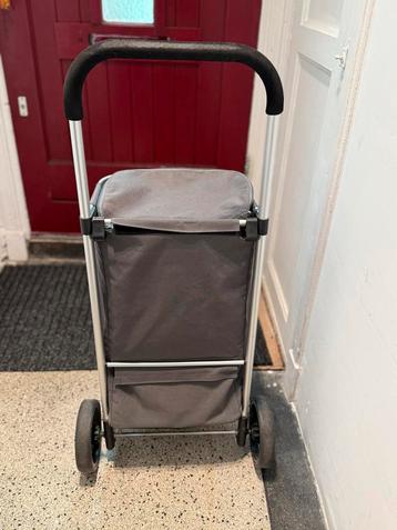 Boodschappentrolley beschikbaar voor biedingen