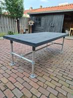 Steigertafel met metalen poten, Huis en Inrichting, Tafels | Eettafels, Ophalen, Metaal, 50 tot 100 cm, Zo goed als nieuw